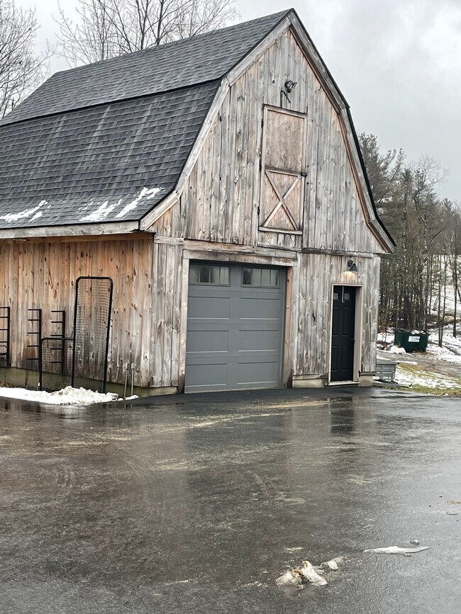 Building Photo - 160 Binney Hill Rd