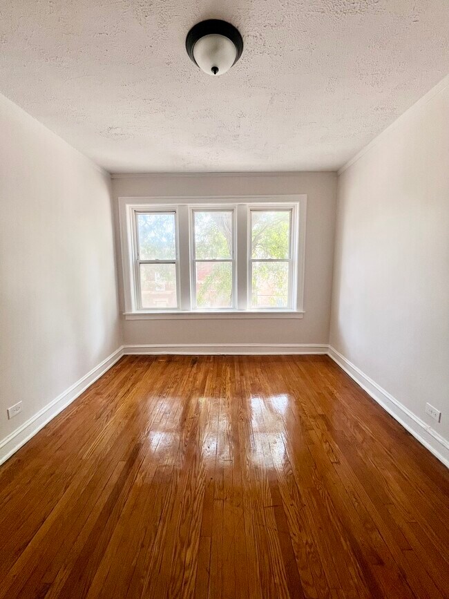 Foto del edificio - 1154 N Lawndale Ave