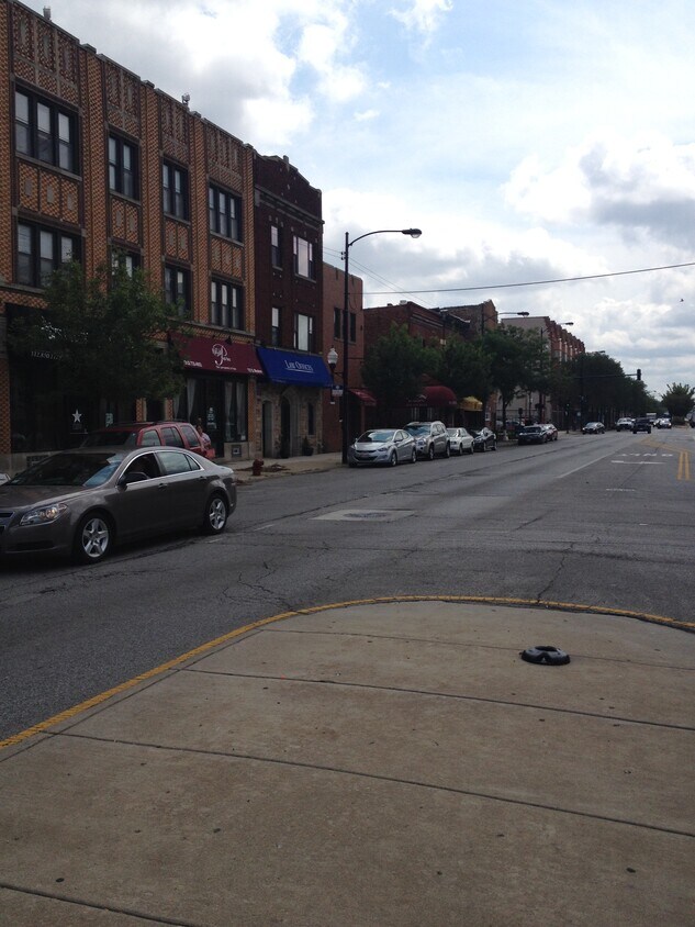 Primary Photo - 723 S Western Ave