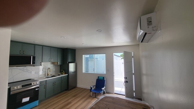 Foto del edificio - 10832 1/2 Odell Ave