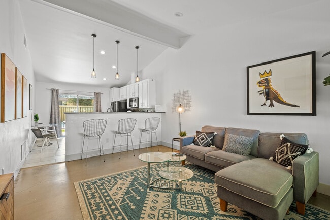 Building Photo - 41500 Maroon Town Dr