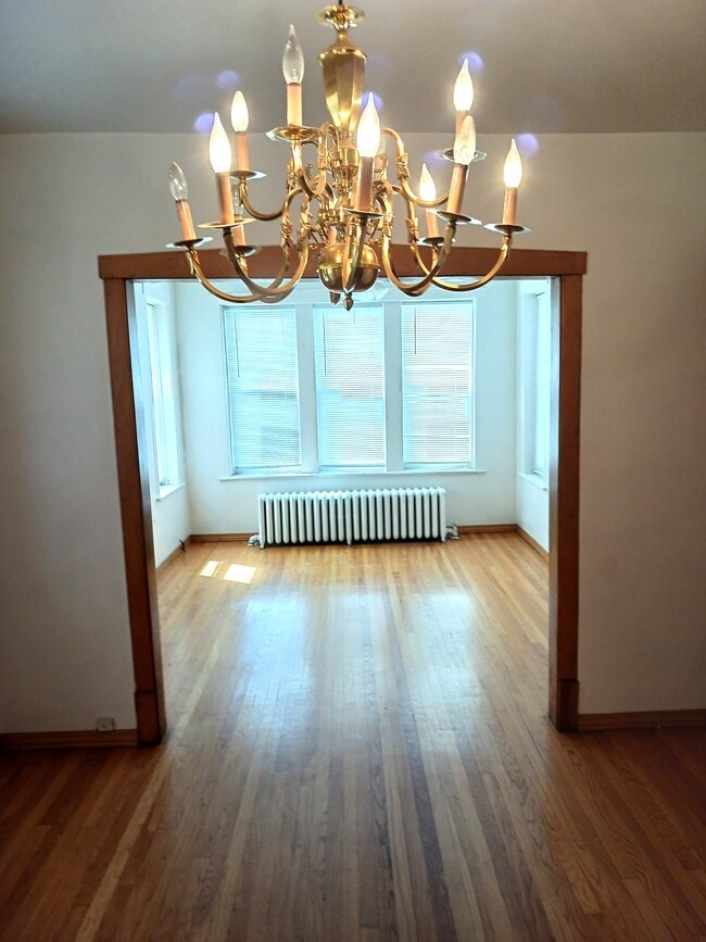 Foto del edificio - 5902 W Wilson Ave