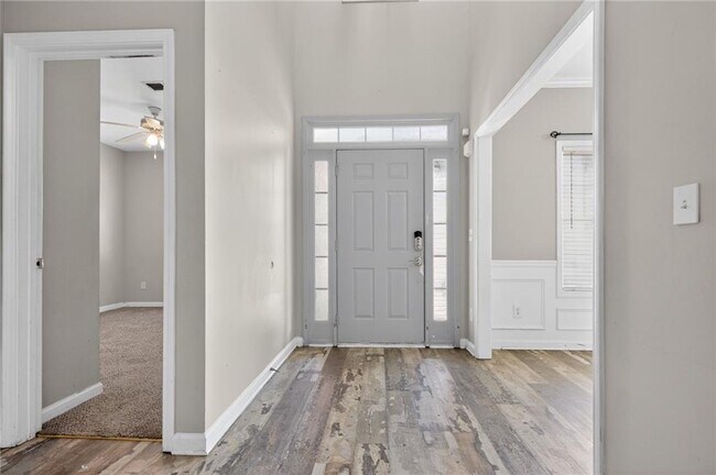 Foto del edificio - 1136 Mason Lee Ave SE