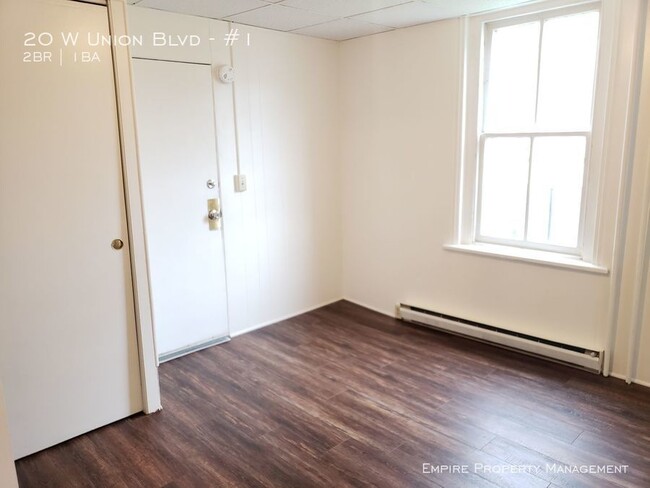 Foto del edificio - 20 W Union Blvd