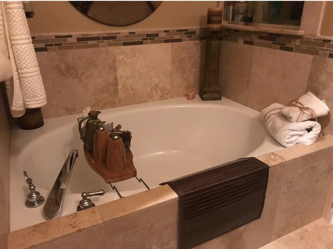 Building Photo - 703 Via Presa