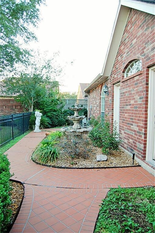 322 Pine Creek Dr, Friendswood, TX 77546 House for Rent in