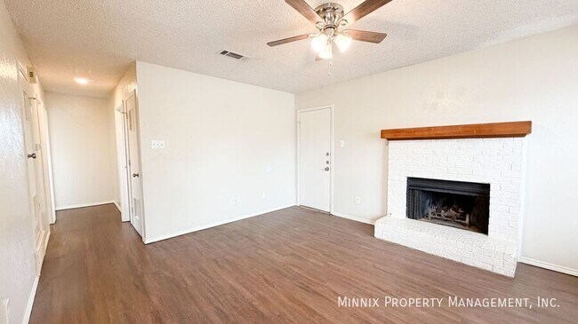 Foto del edificio - 9608 Elmwood Ave