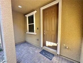 Building Photo - 49 Alamere Falls Dr