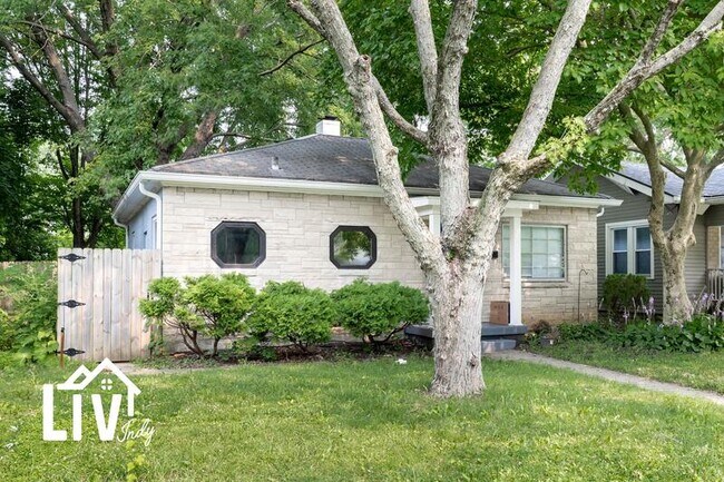 Building Photo - 5161 Primrose Ave