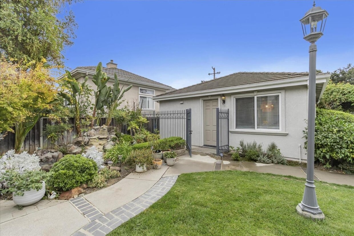 Primary Photo - 22287 Stevens Creek Blvd