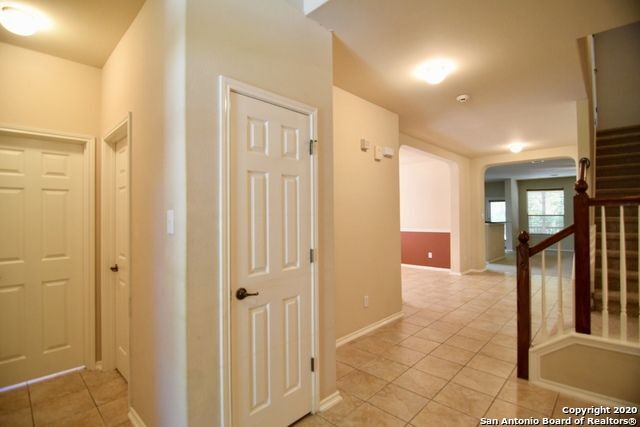 Building Photo - 734 Daisy Crossing