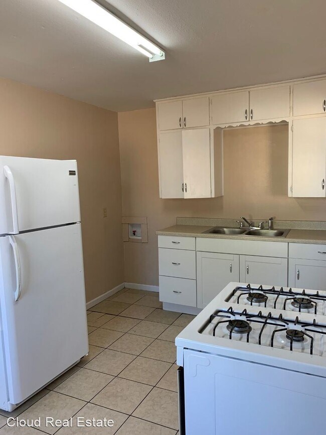 Building Photo - 3 br, 1 bath House - 108 E BOB WHITE LANE