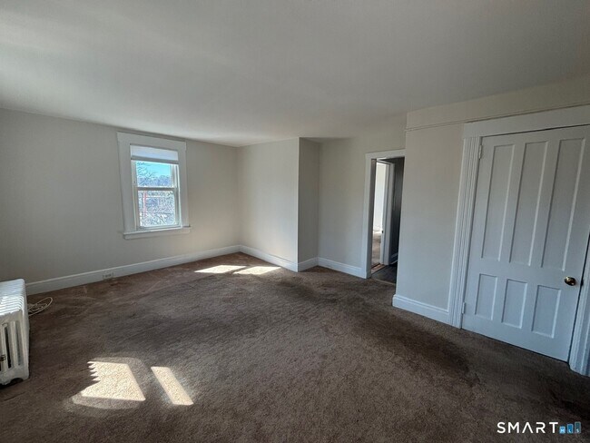 Building Photo - 243 Glenville Rd