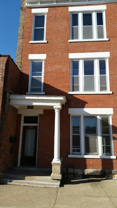 Primary Photo - 1363 Iowa St