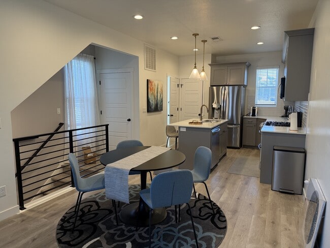 Photo - 11422 S Lake Run Rd Townhome