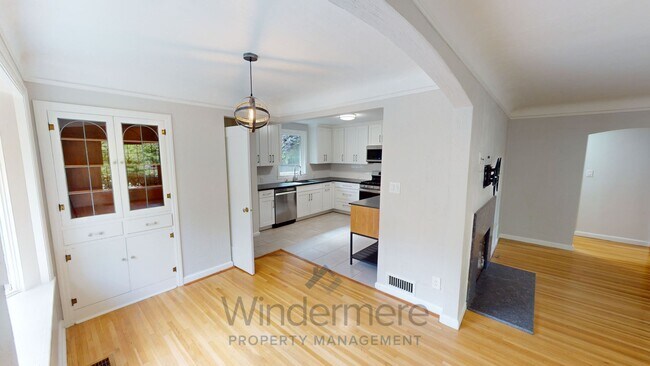 Building Photo - 130 Whitman St