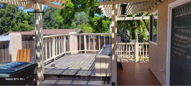 Building Photo - 4233 Fairhaven Ave