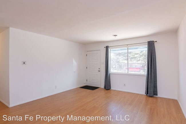 Building Photo - 3 br, 1 bath House - 624 Velarde Street