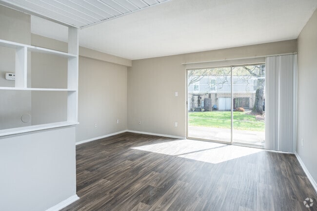 Interior Photo - 100 Regency at Clemson