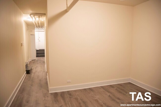 Building Photo - 1522 N Kedzie Ave