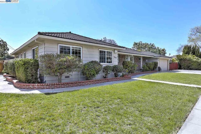 Building Photo - 38169 Logan Dr