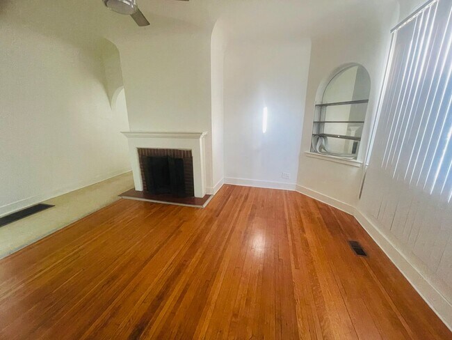 Foto del edificio - 2512 Jones St