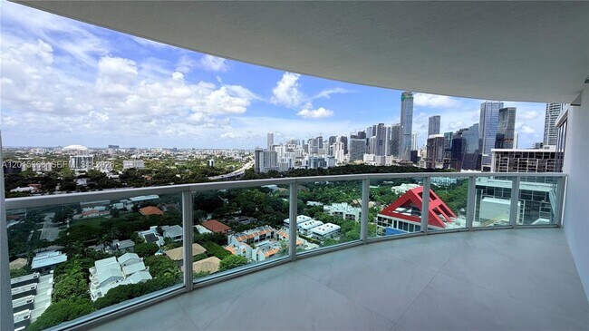 Building Photo - 2101 Brickell Ave