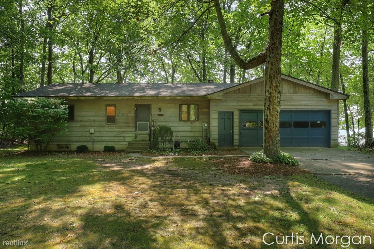 Primary Photo - 23149 Lakeview Ln