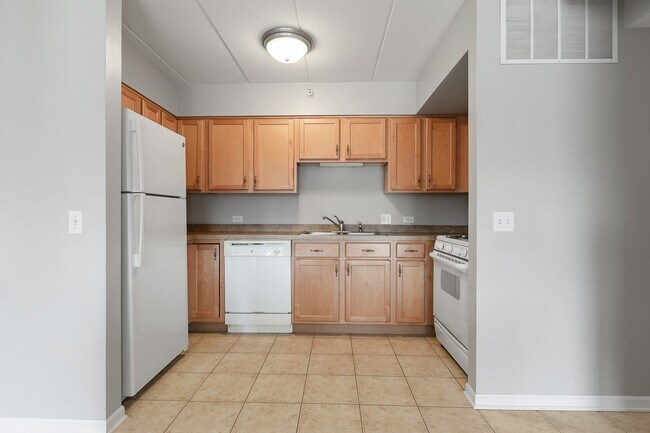 Foto del edificio - 1053 Ashley Ct N