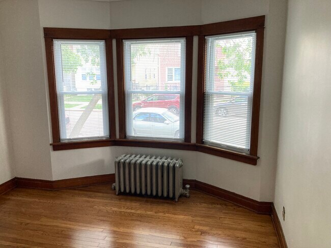 Foto del edificio - 5720 W Ainslie St