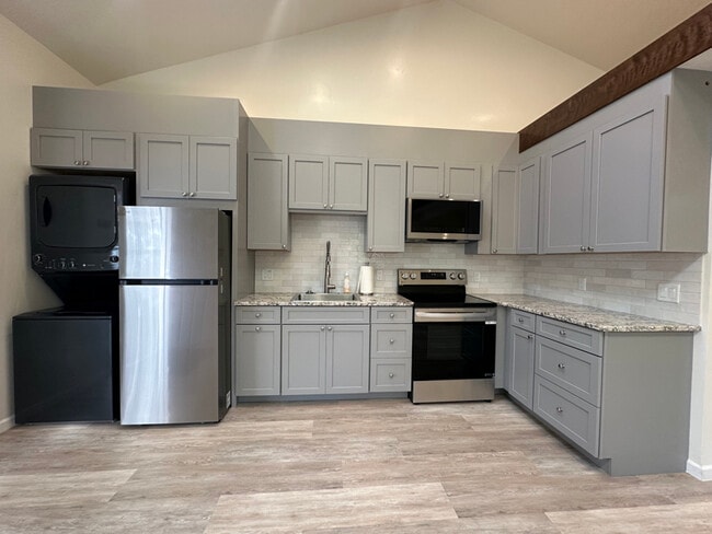 Building Photo - 1139 Azalea Ave