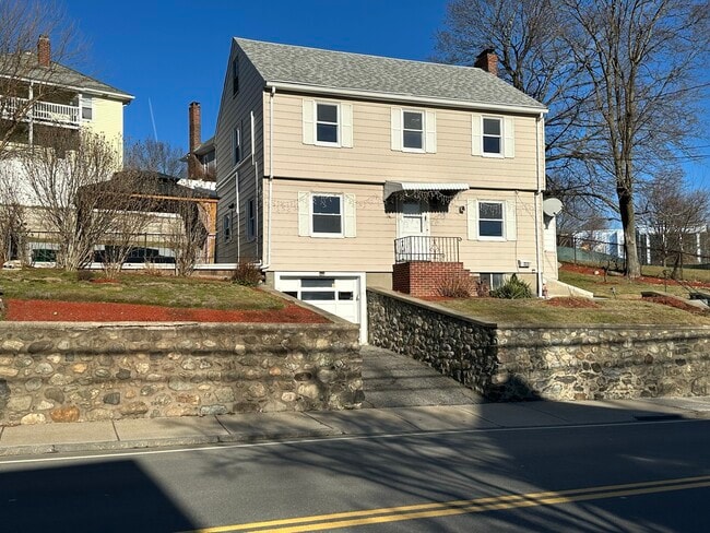 Building Photo - 193 Orchard St