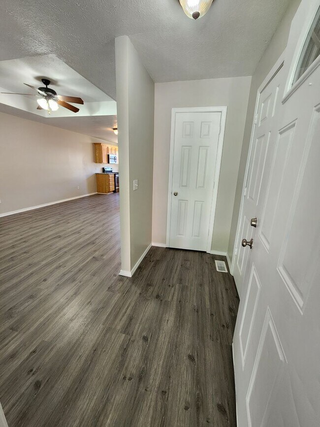 Foto del edificio - Spacious 3-Bedroom, 2-Bathroom Home AVAILABLE NOW!!