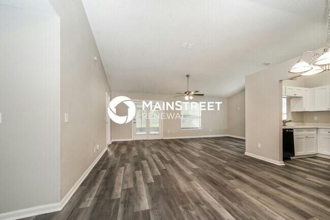 Building Photo - 4 Bedroom Pet-Friendly Home in JACKSONVILLE, FL with Main Street Renewal