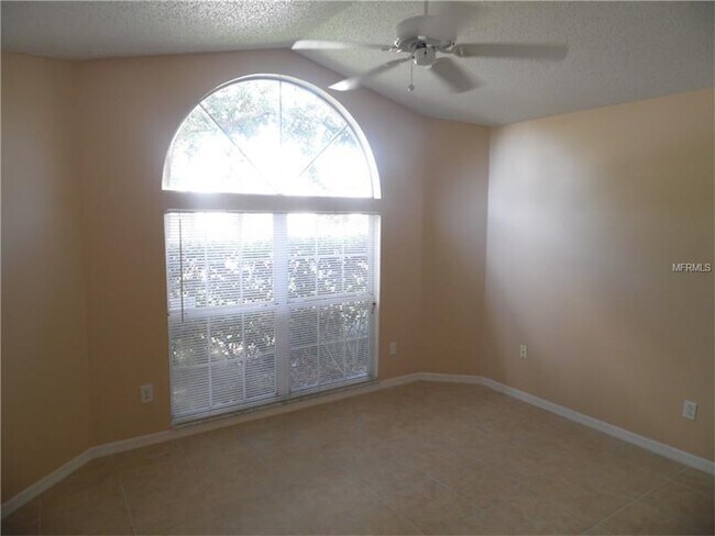 Building Photo - 3 Bedroom/2 Bath home in Hunters Creek!