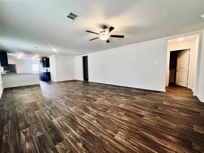 Foto del edificio - 520 Locksley Cove