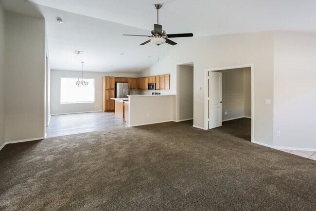 Foto del edificio - 801 S 125th Ave