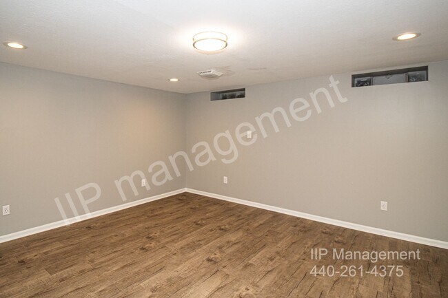 Building Photo - Welcome Home to Comfort and Style in Sagam...