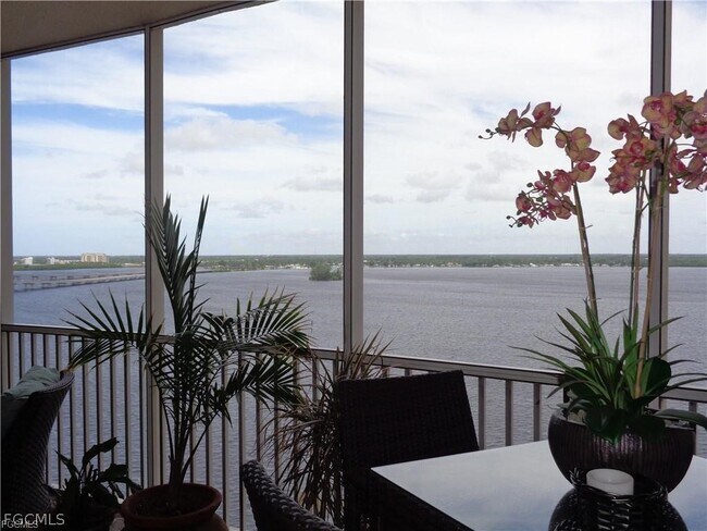 Foto del edificio - 2743 First St