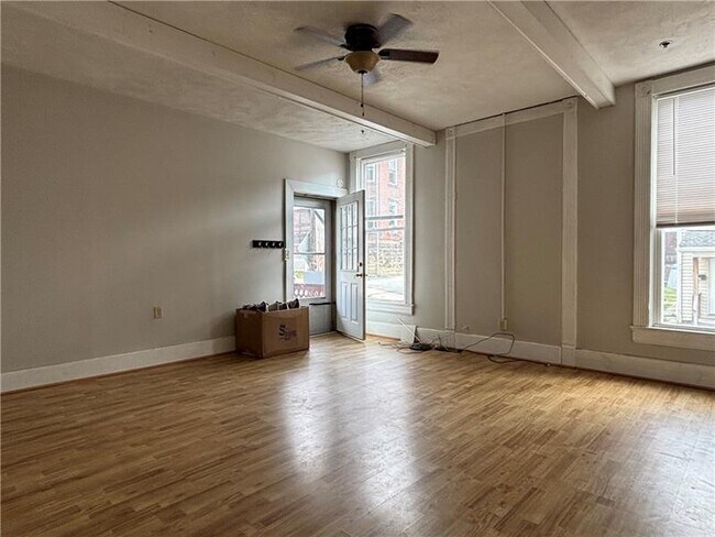 Foto del edificio - 211 S Wade Ave