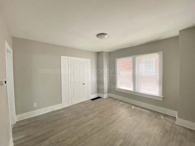 Foto del edificio - 1004 W Fairview Ave