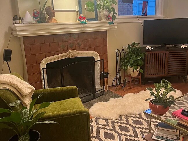 Living room - 6510 Linden Ave N