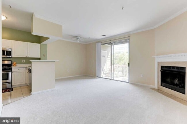 Foto del edificio - 12903 Alton Sq
