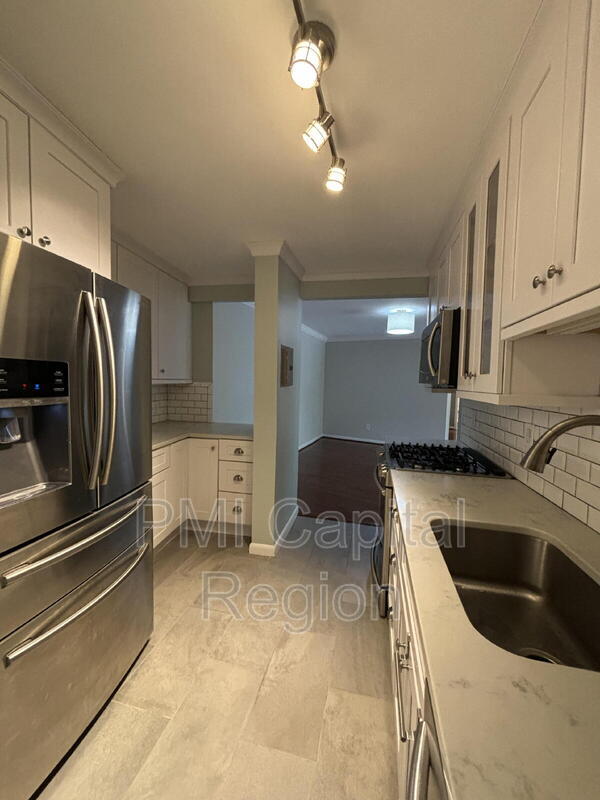 Building Photo - 4620 N Park Ave