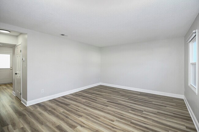 Building Photo - 1524 Waybridge Ln