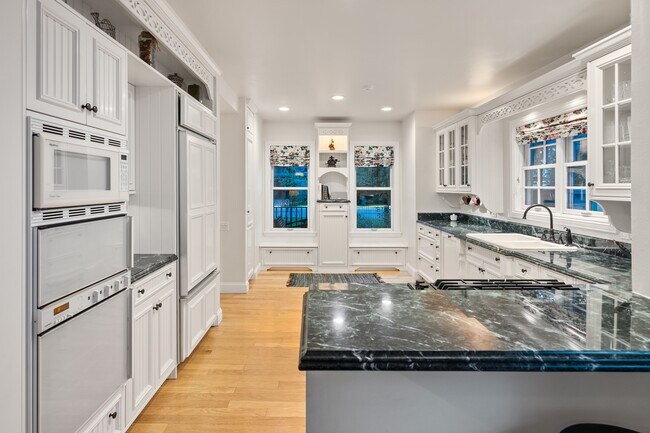 Foto del edificio - 215 W Hallam St