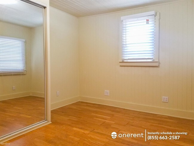 Building Photo - 1 br, 1 bath Townhome - 5250 A Boyd Avenue -