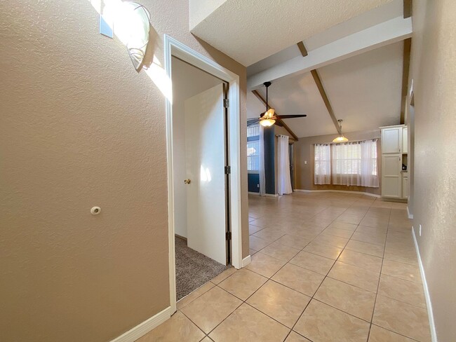 Building Photo - East El Paso 3 bed Refrig A/C
