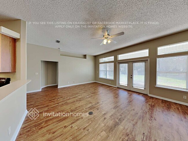 Foto del edificio - 716 S Lake Cunningham Ave