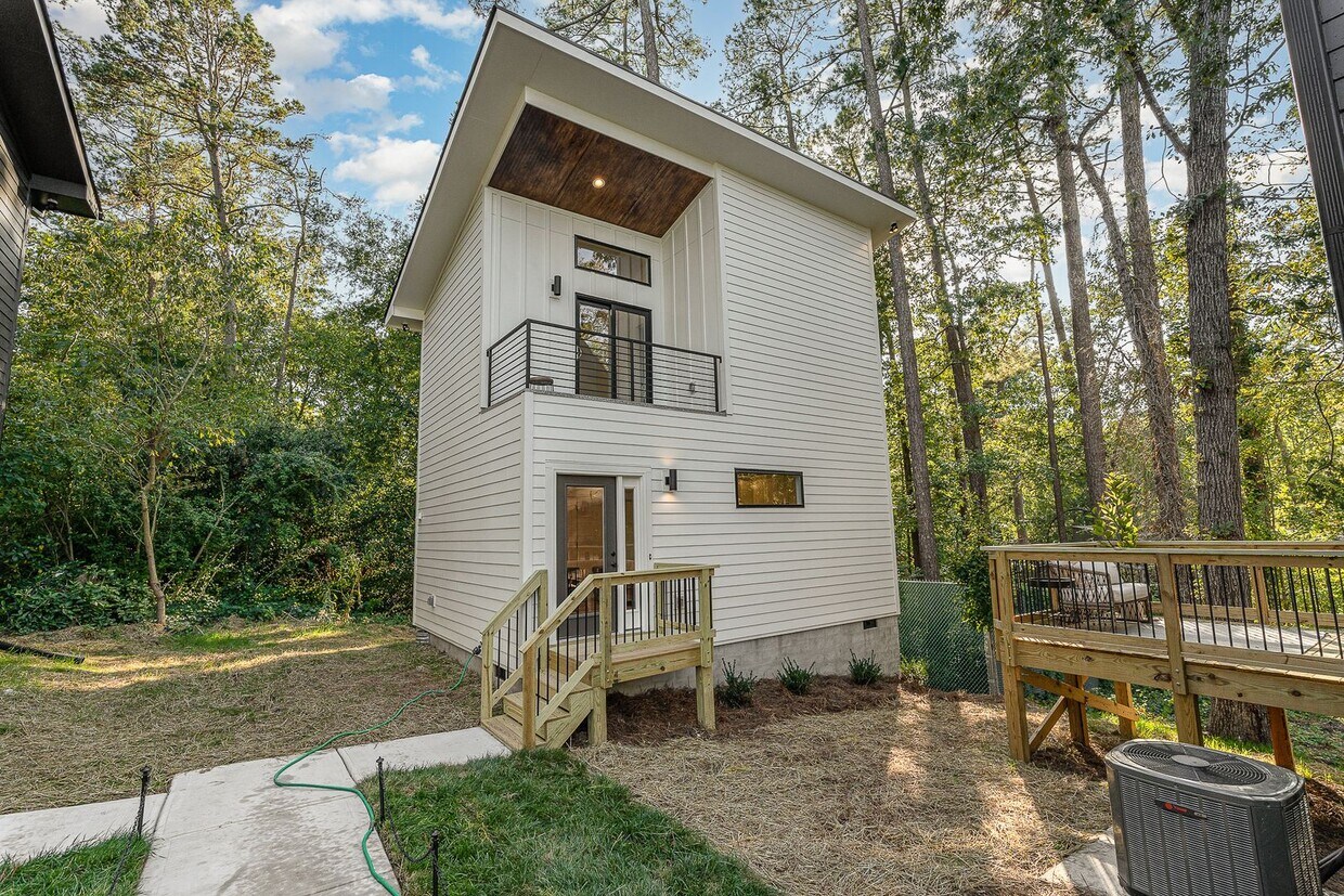 Foto principal - Available Now - Gorgeous New Construction,...